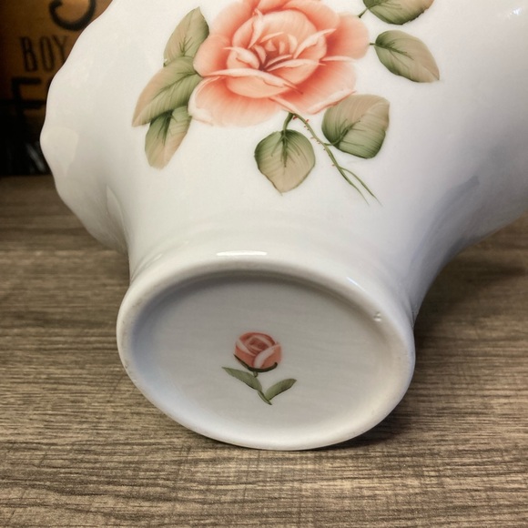NIB Porcelain Basket Rose Print - Picture 13 of 14